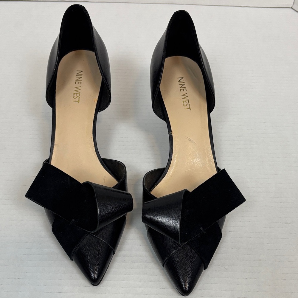 Nine West pointed toe Black leather heeled shoes with suede and leather bows 9.5